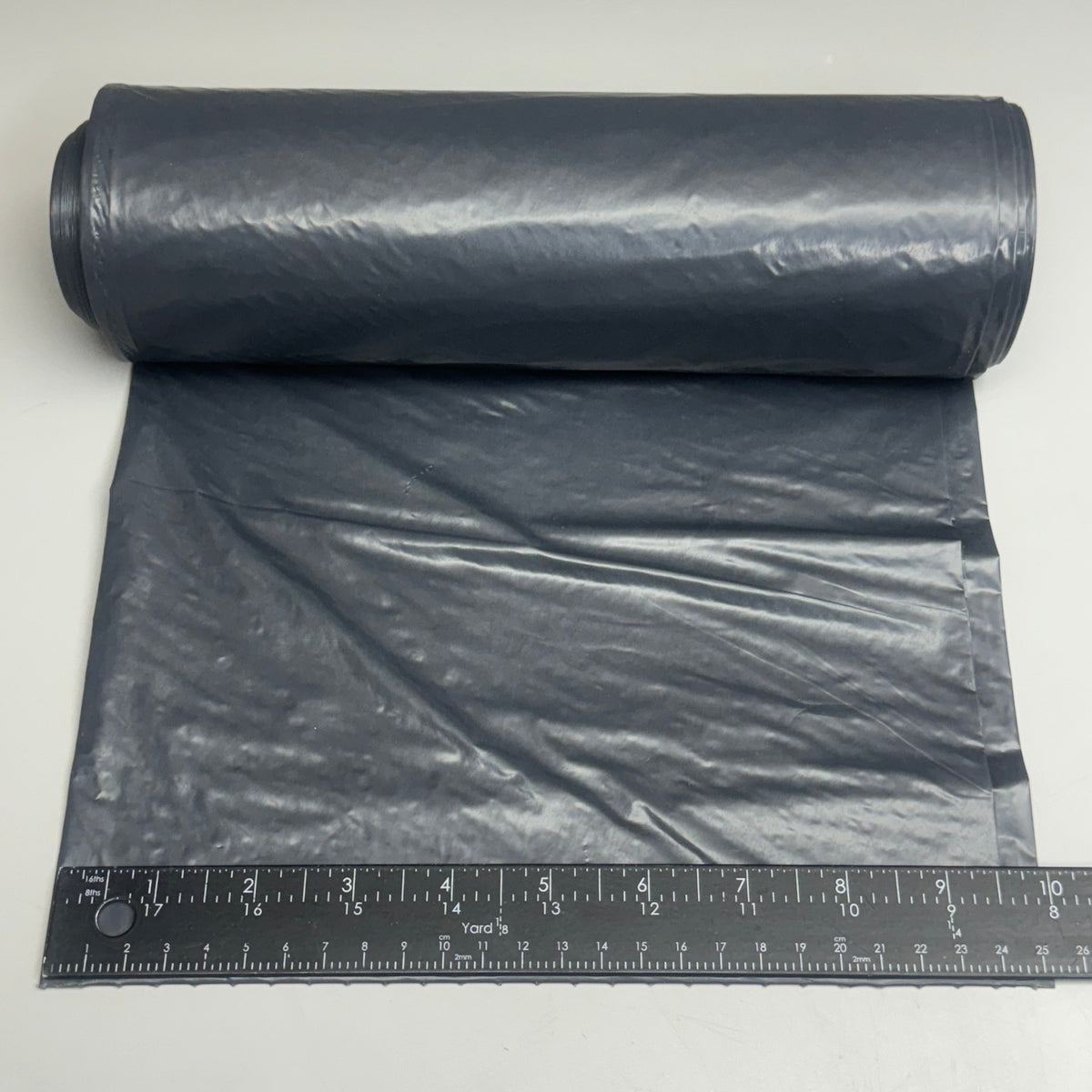 PLATINUM PLUS (PAQUETE DE 50) Bolsas de basura negras de 56 galones 43”x48” Modelo: PLA4770
