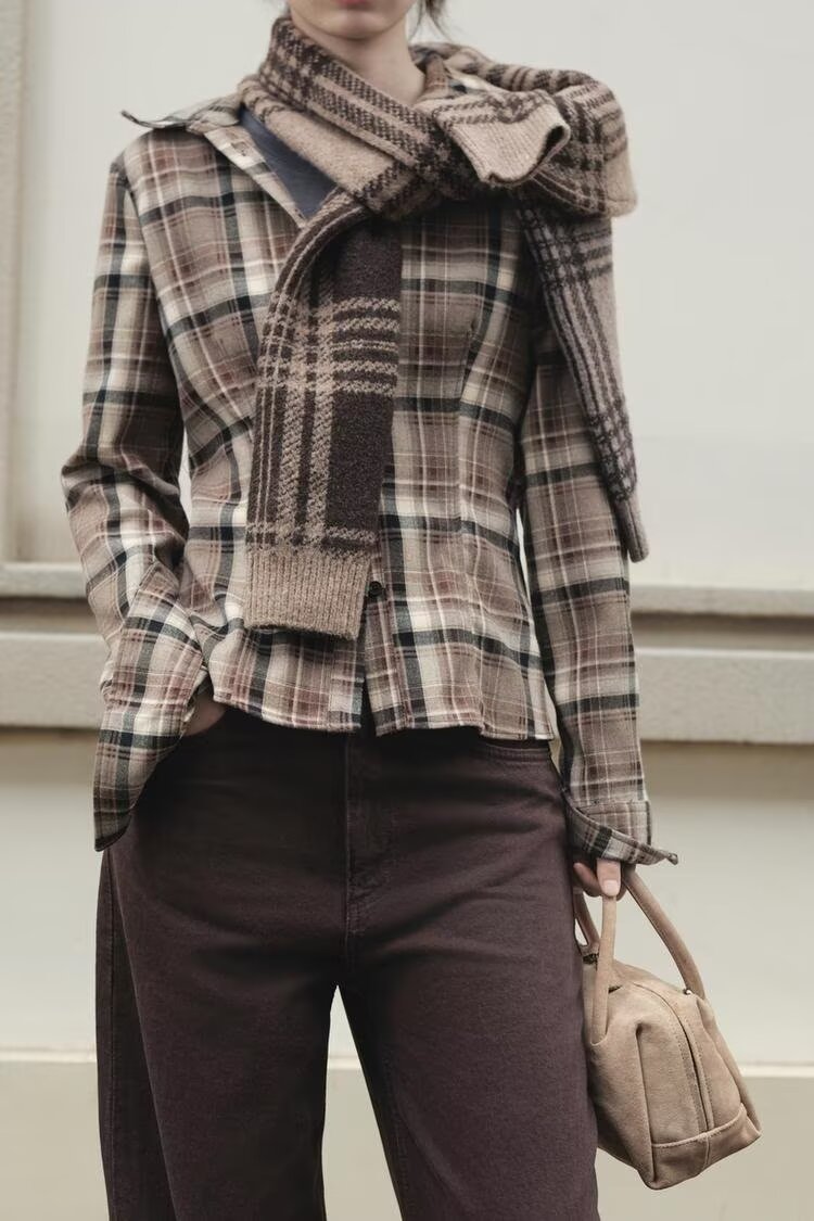 Camisa de cuadros entallada para mujer
