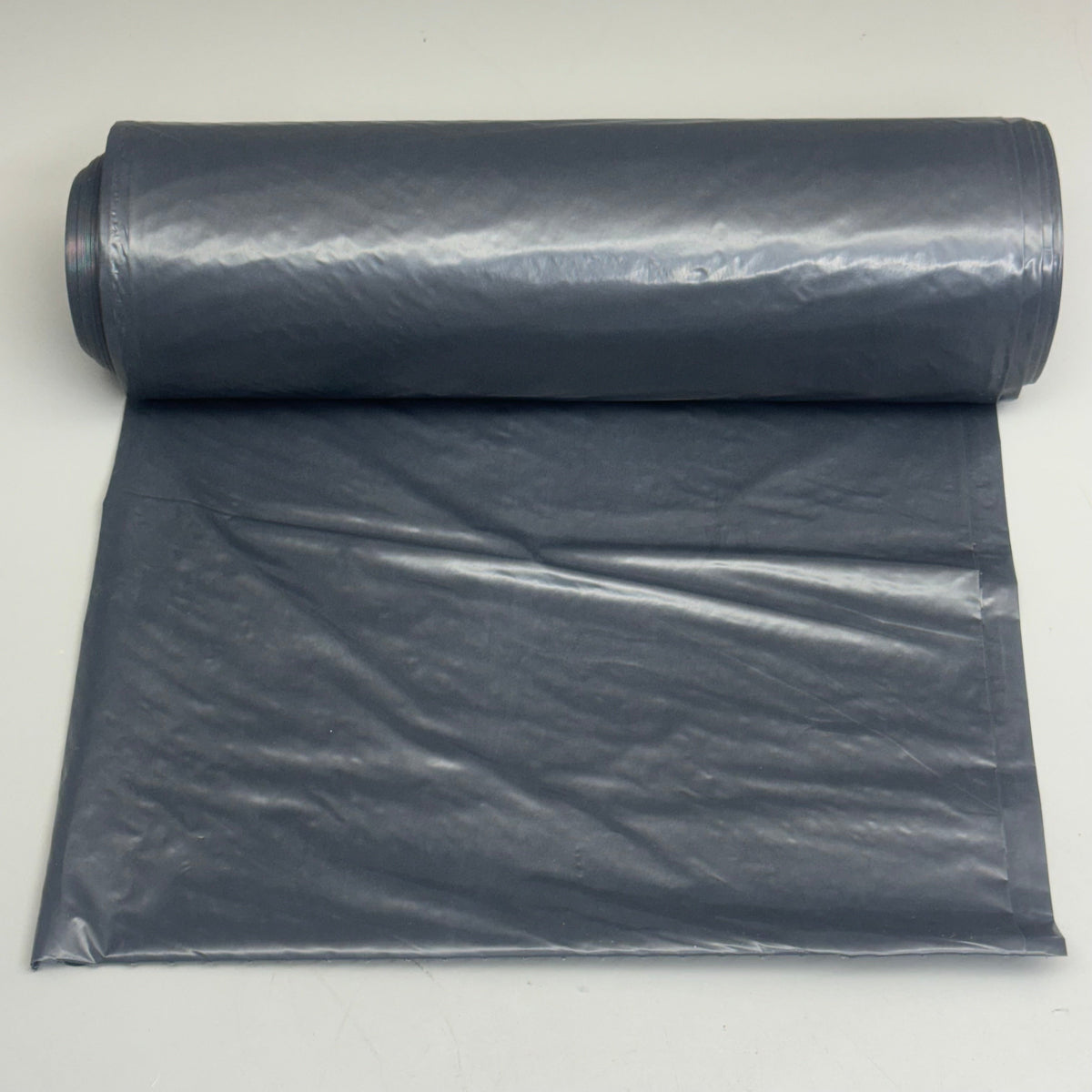 PLATINUM PLUS (PAQUETE DE 50) Bolsas de basura negras de 56 galones 43”x48” Modelo: PLA4770