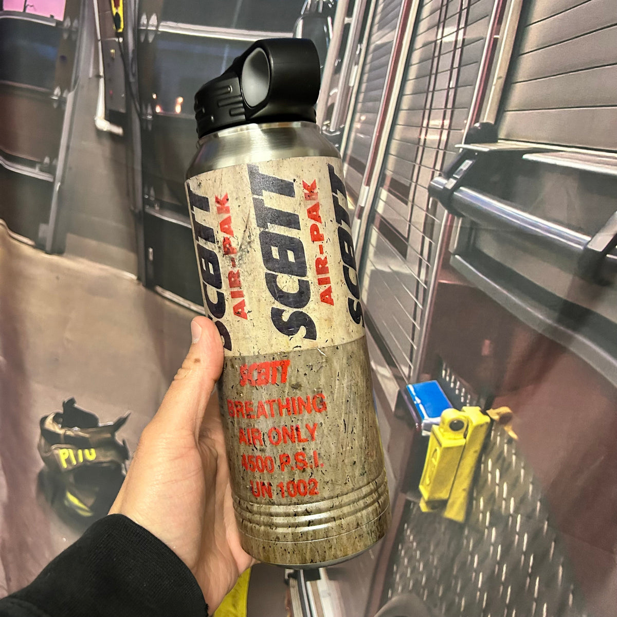 Botella de agua de acero inoxidable Sc8tt SCBA de 32 oz
