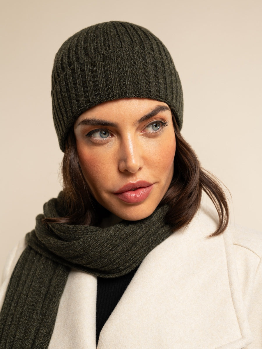 Milano (verde oscuro) - Gorro de canalé 100% cachemira italiana (unisex)
