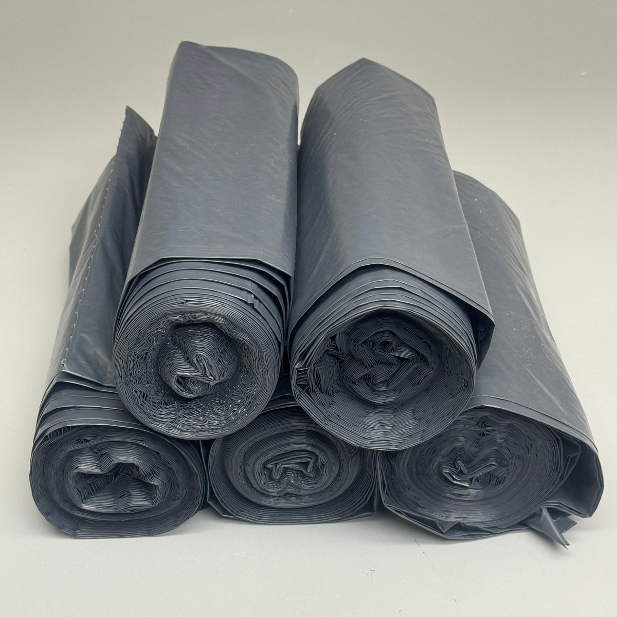 PLATINUM PLUS (PAQUETE DE 50) Bolsas de basura negras de 56 galones 43”x48” Modelo: PLA4770