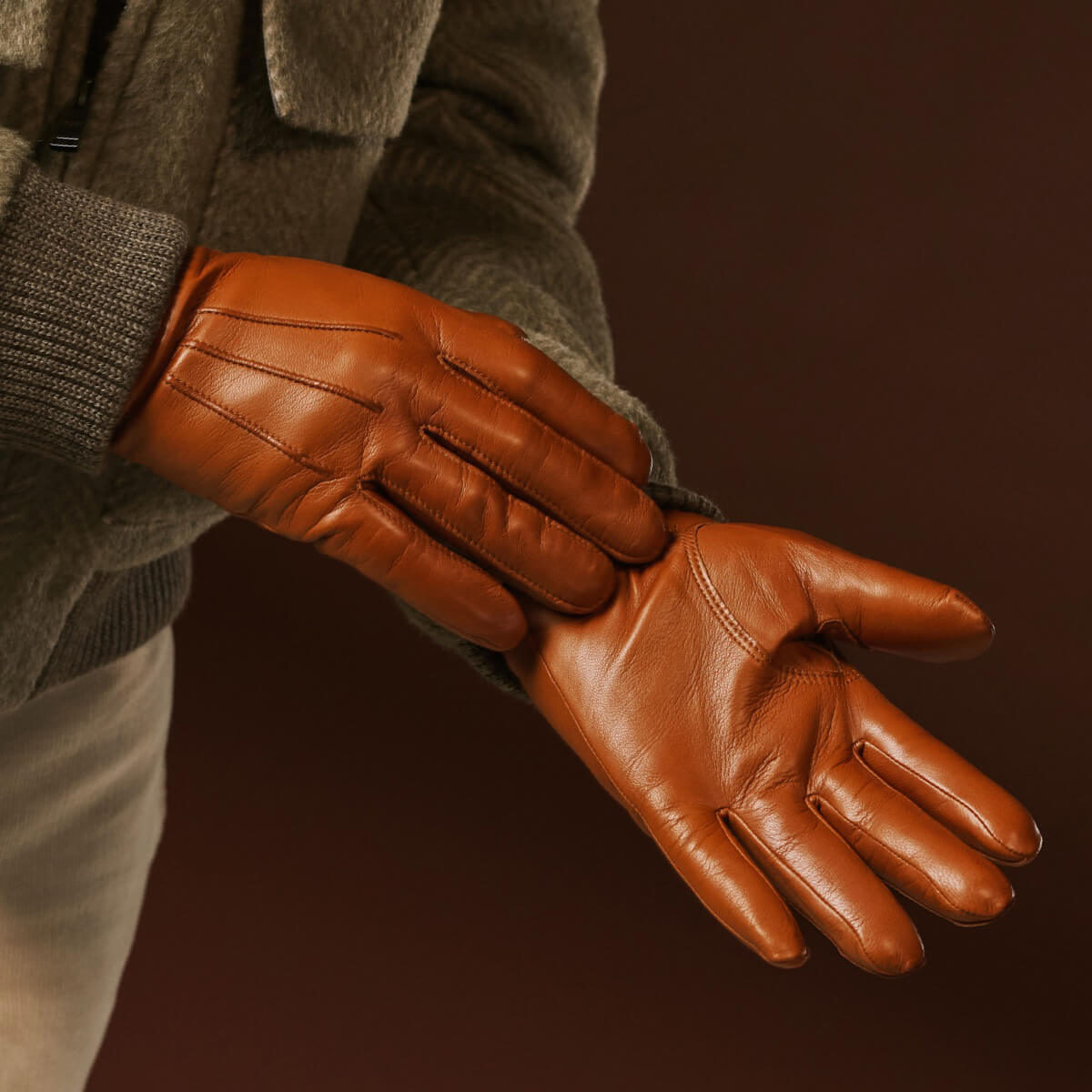 Giovanni (coñac) - Guantes clásicos de piel de cordero italiana con forro de cachemira